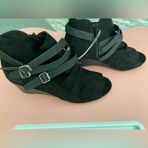 Size 7, Blowfish peep toe wedges. New. A bit smushed from storage. See pics